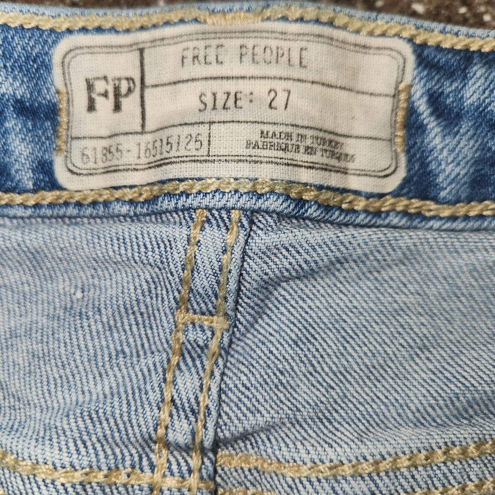 Free People Cropped Raw/Fray Hem Jeans Size 27 High Rise Distressed With Stretch - Picture 8 of 14